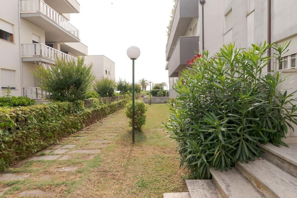 Appartamento Incantevole 2 Fronte Mare Villa Rosa Di Martinsicuro Eksteriør bilde